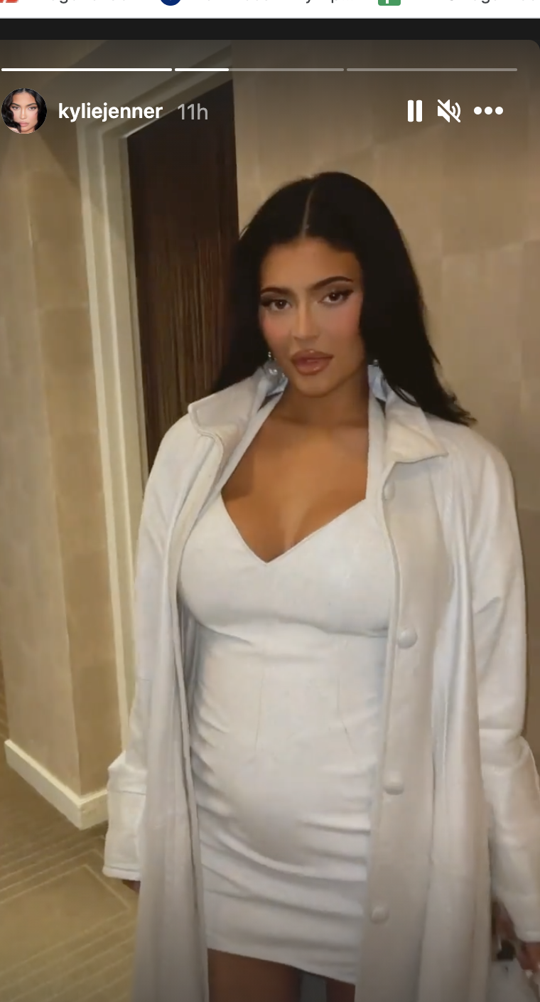 Kylie Jenner Shares Pregnancy Fashion Photos