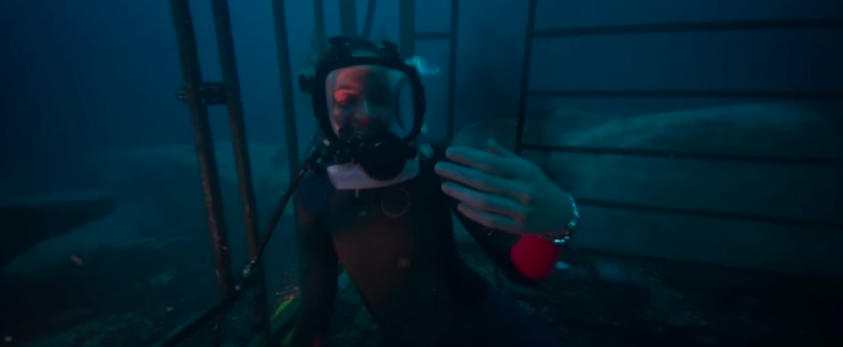 Lisa hallucinating underwater in &quot;47 Meters Down&quot;