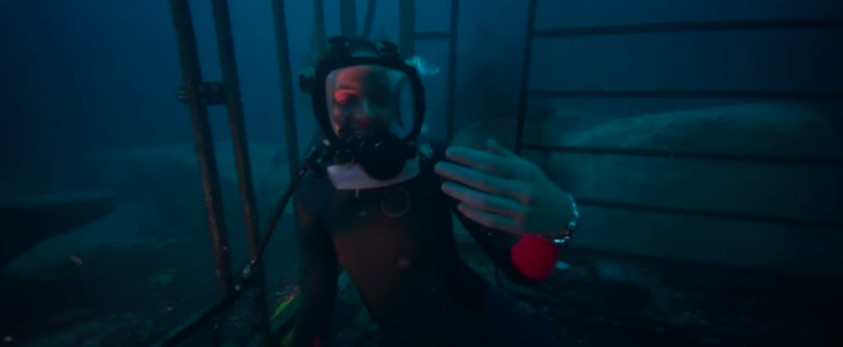 Lisa hallucinating underwater in "47 Meters Down"