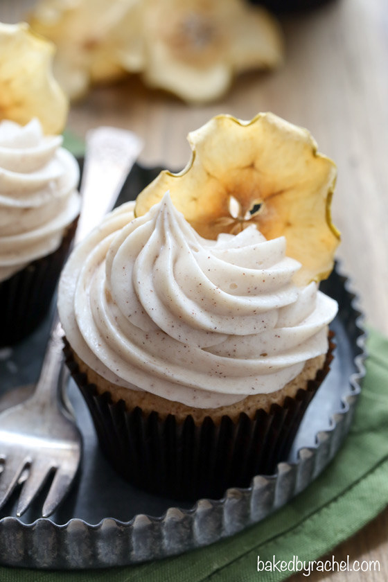 Spiced Apple Cupcakes With Cinnamon Cream Cheese Frosting