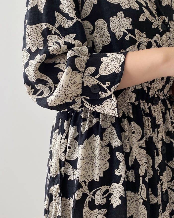 Zara 新品 M ショートワンピース フラワープリント 期間限定 最安値挑戦 フラワープリント