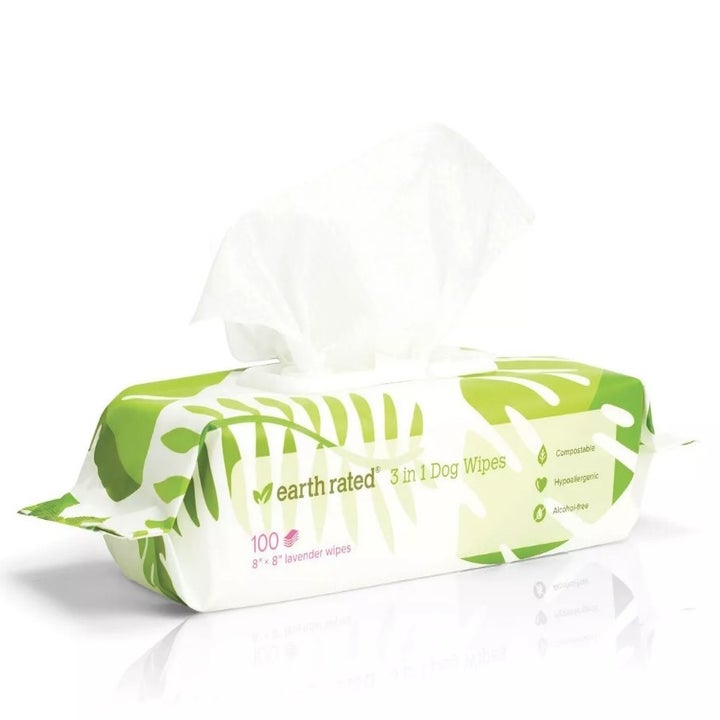 A pack of compostable paw wipes for cats and dogs