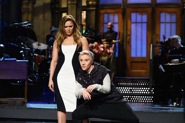 Ronda Rousey delivering an &quot;SNL&quot; monologue with Kate McKinnon as Justin Bieber