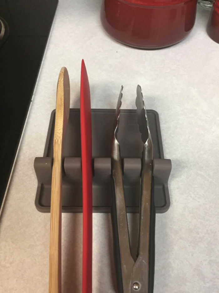 reviewer image of different types of utensils resting in the different slots