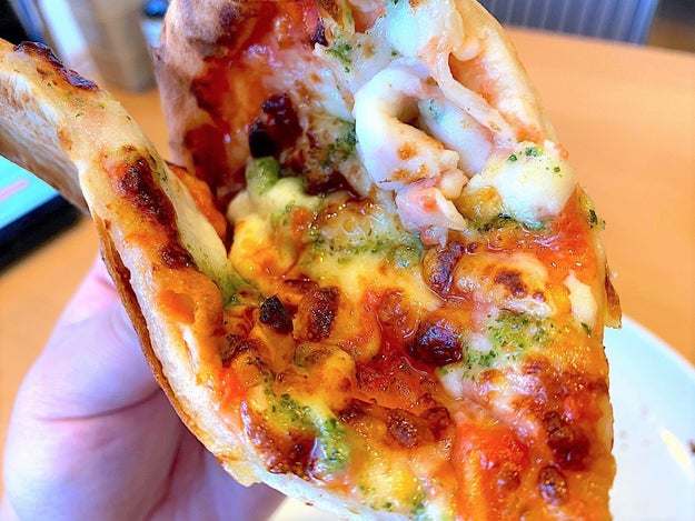 チーズの量に笑った サイゼリヤ ガスト びっくりドンキーの 衝撃ピザ 3選 Buzzfeed Japan 突然食べたくなるピザ やっぱり定番の マ ｄメニューニュース Nttドコモ