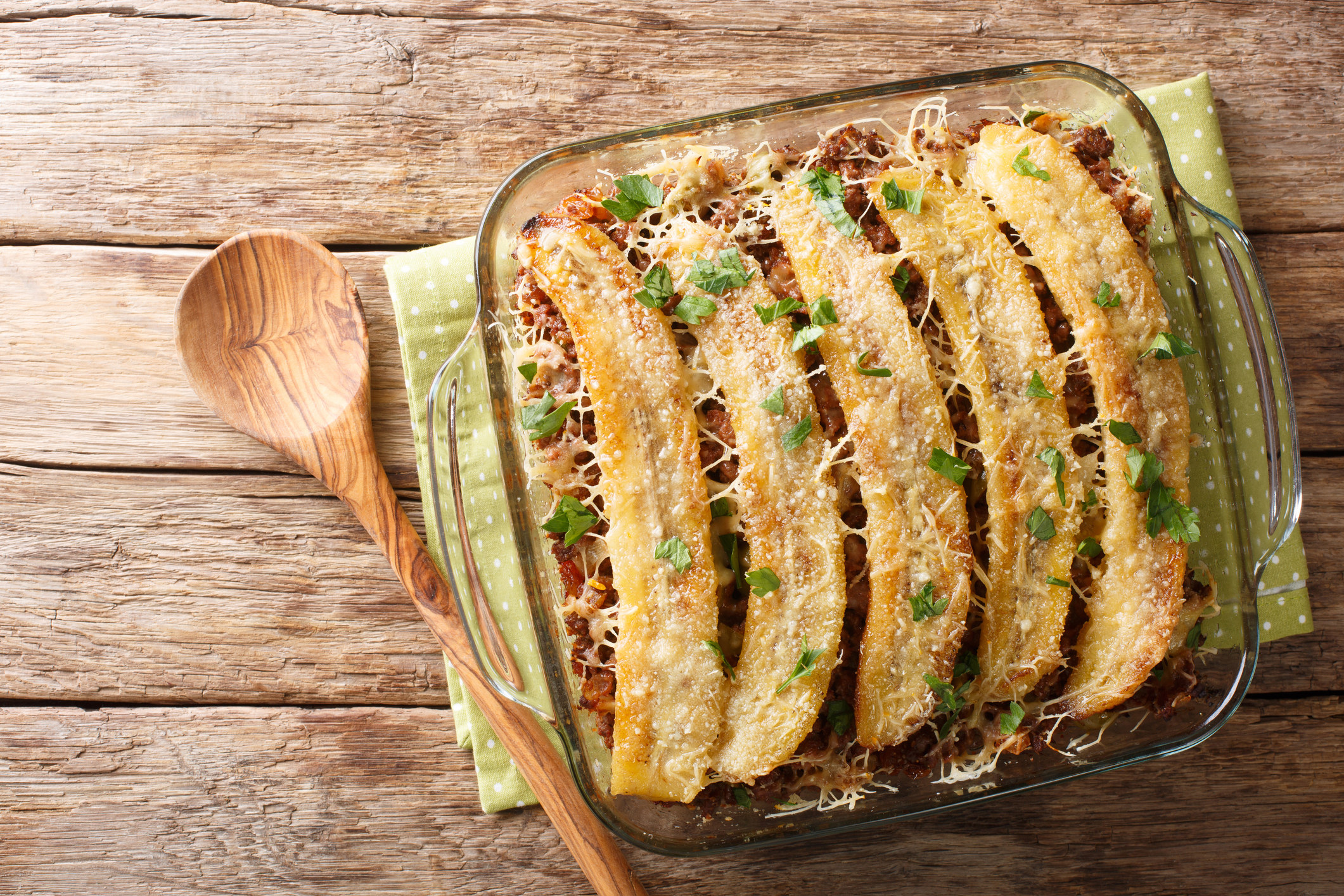 A cooking dish filled with  pastelon.