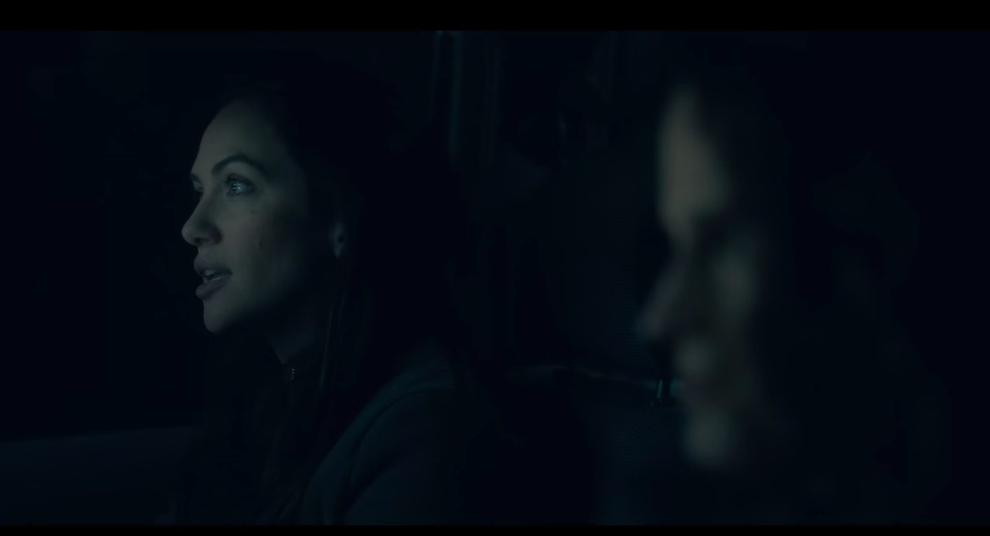 Theo and Shirley in the car in &quot;The Haunting of Hill House&quot;