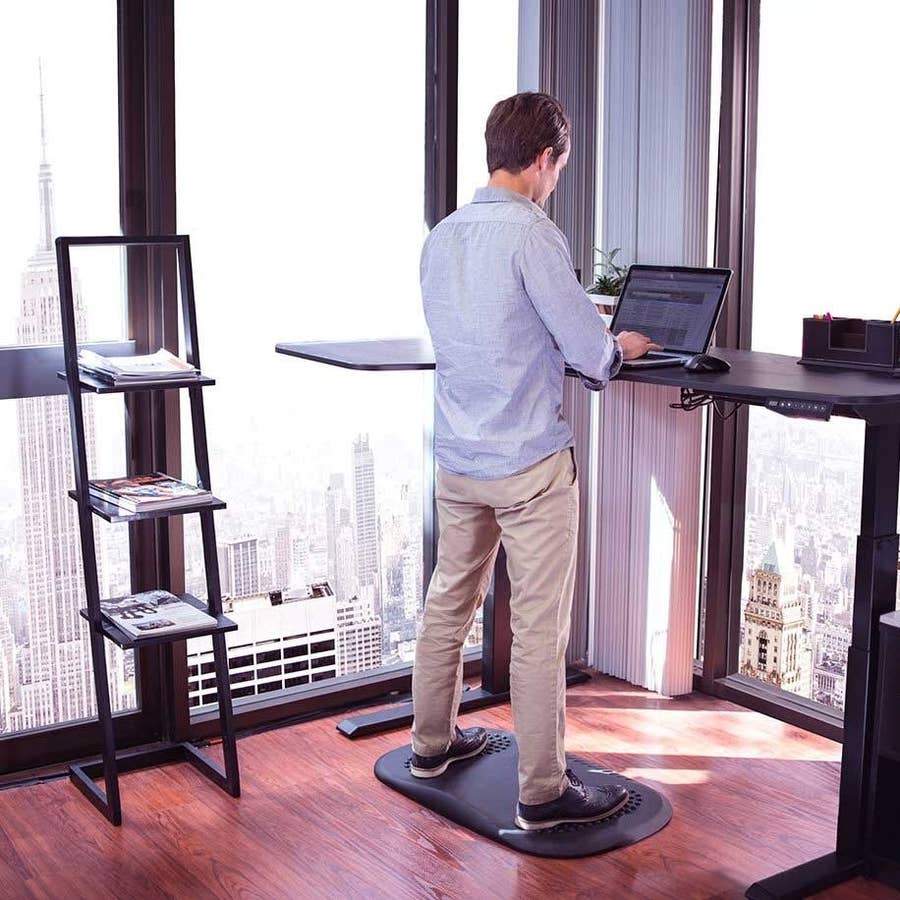 13 Best Standing Desk Mats To Keep You Comfy From 9–5