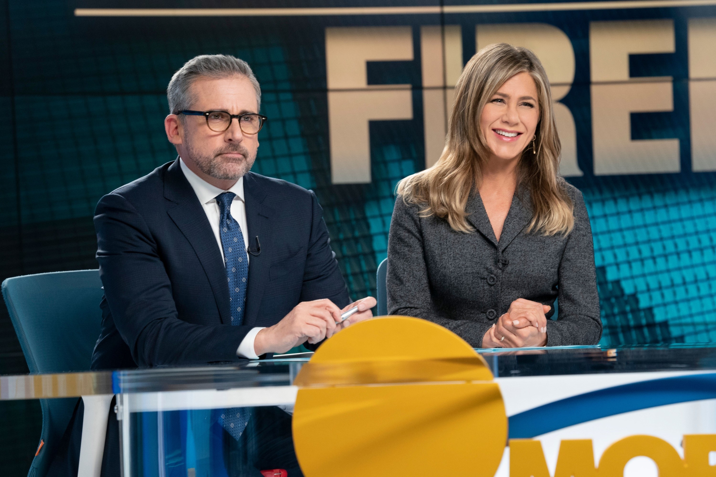 Steve Carell and Jennifer Aniston sit together on the Morning Show&#x27;s desk