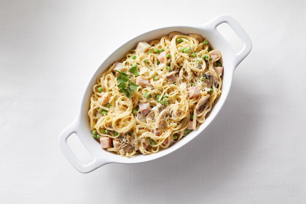large serving bowl of tetrazzini pasta