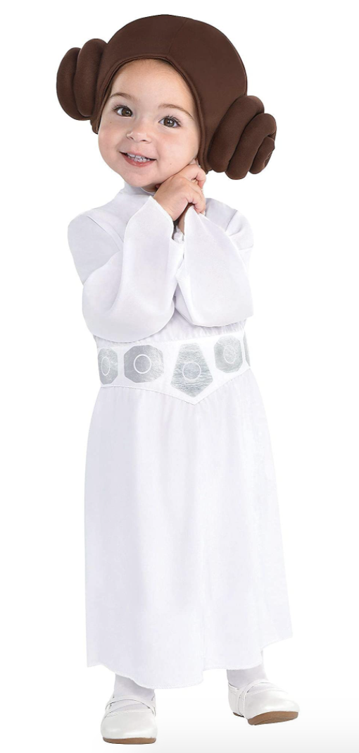 a child in the Princess Leia costume