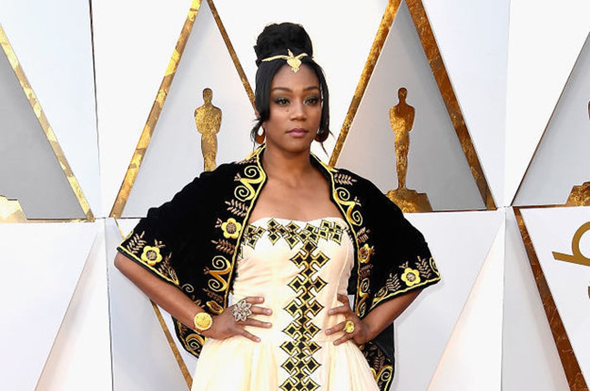 https://img.buzzfeed.com/buzzfeed-static/static/2021-10/14/22/campaign_images/08c5476023cb/tiffany-haddish-said-her-oscar-outfit-was-inspire-2-1117-1634249059-2_dblbig.jpg?resize=1200:*