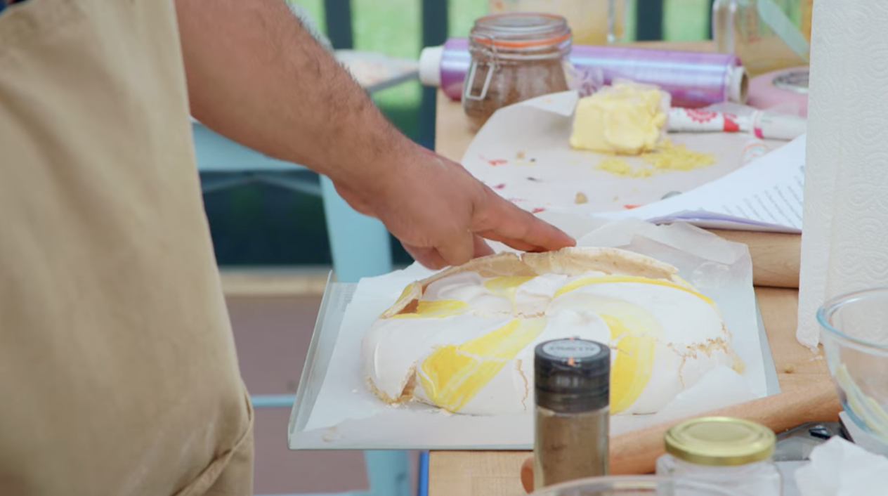 The cracks in George&#x27;s pavlova