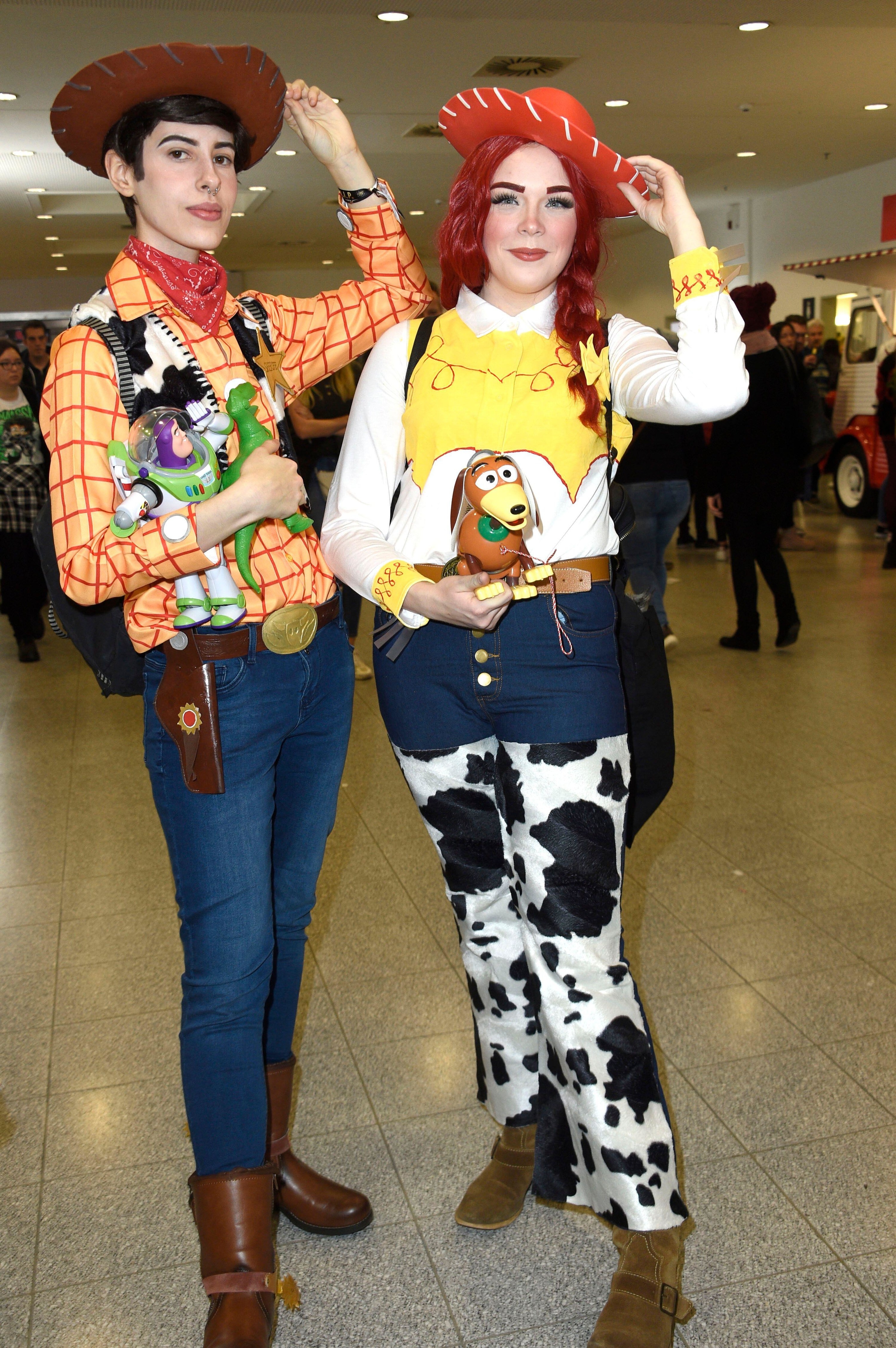 Buzz and woody couple hot sale costumes