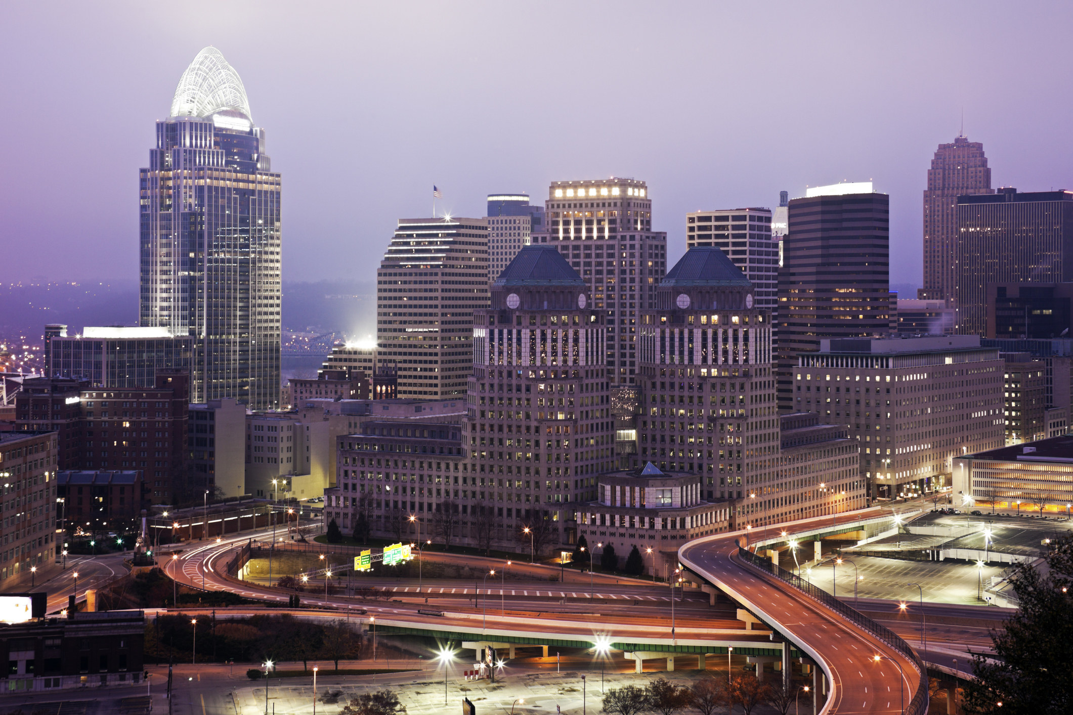 Cincinnati skyline at dawn