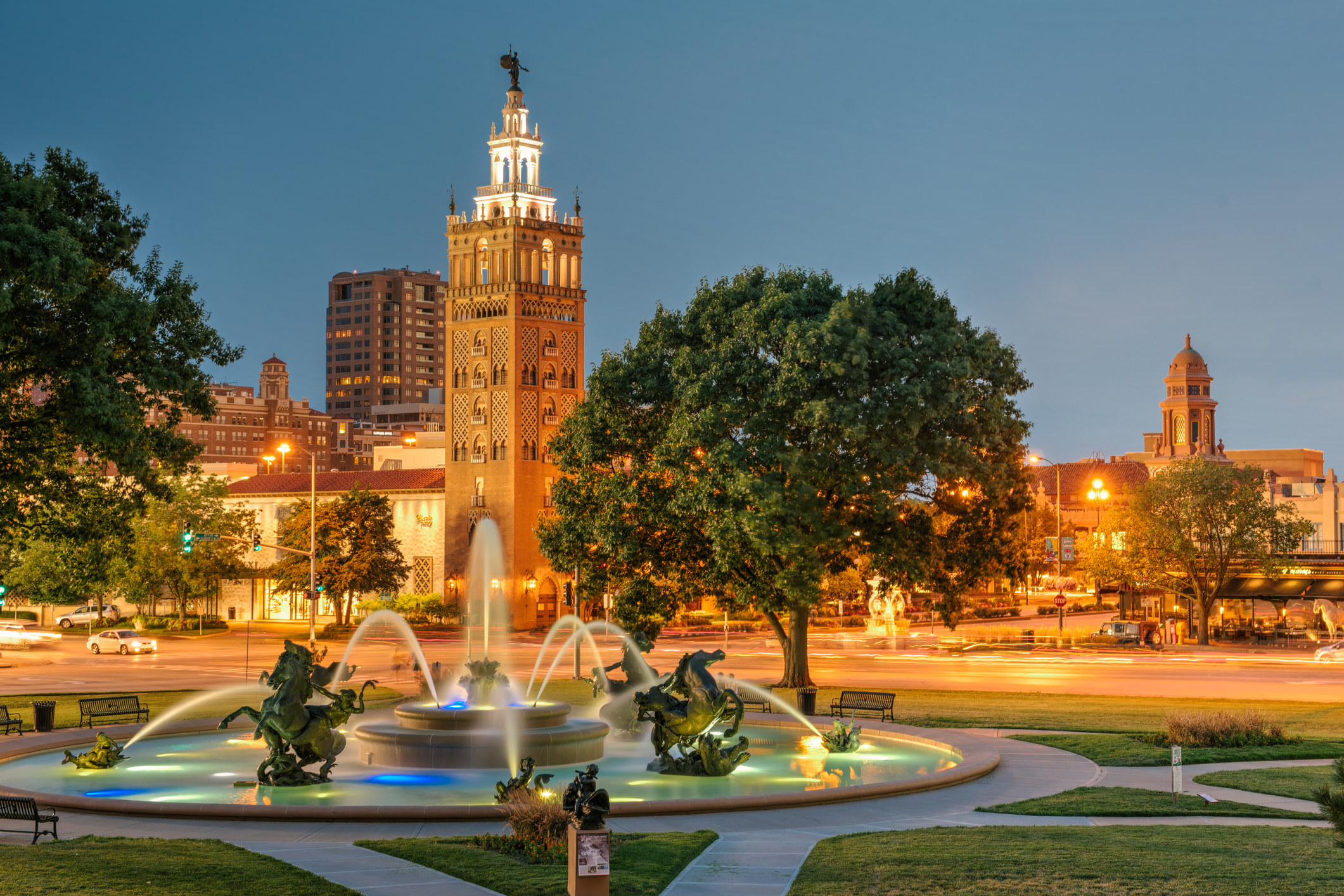 Fountain in a square in Kansas City