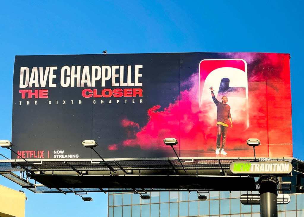 A billboard for Dave Chappelle&#x27;s speciaal The Closer