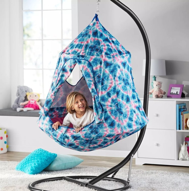 A kids&#x27; hanging tent you can hang from a stand or a tree