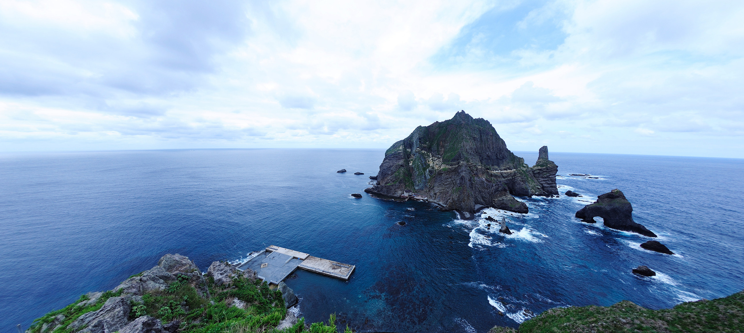 Remote island. Лианкур. Докдо остров. East Sea Dokdo. Liancourt Rocks.