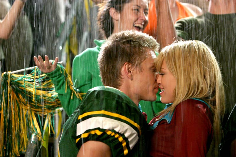 2. Hilary Duff told Cosmopolitan magazine that she had feelings for Chad Michael Murray while filming A Cinderella Story (2004).