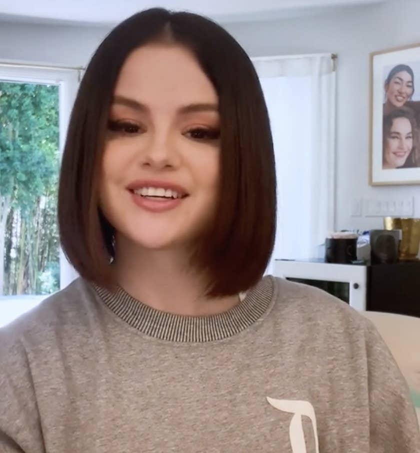 Selena Gomez Shows Off New Bob Haircut