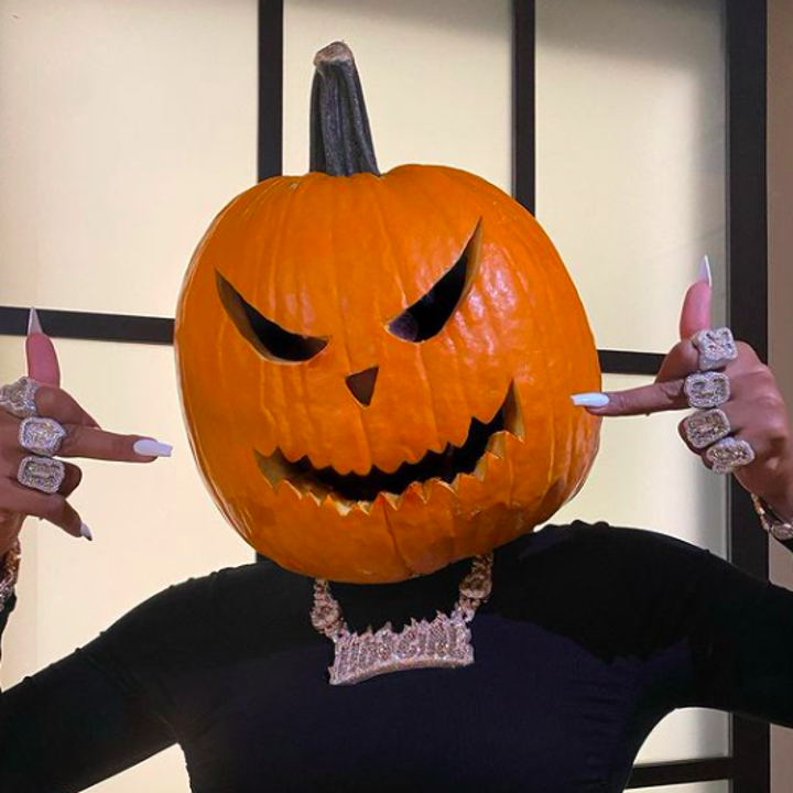Megan Thee Stallion Halloween Pumpkin Photos(02)