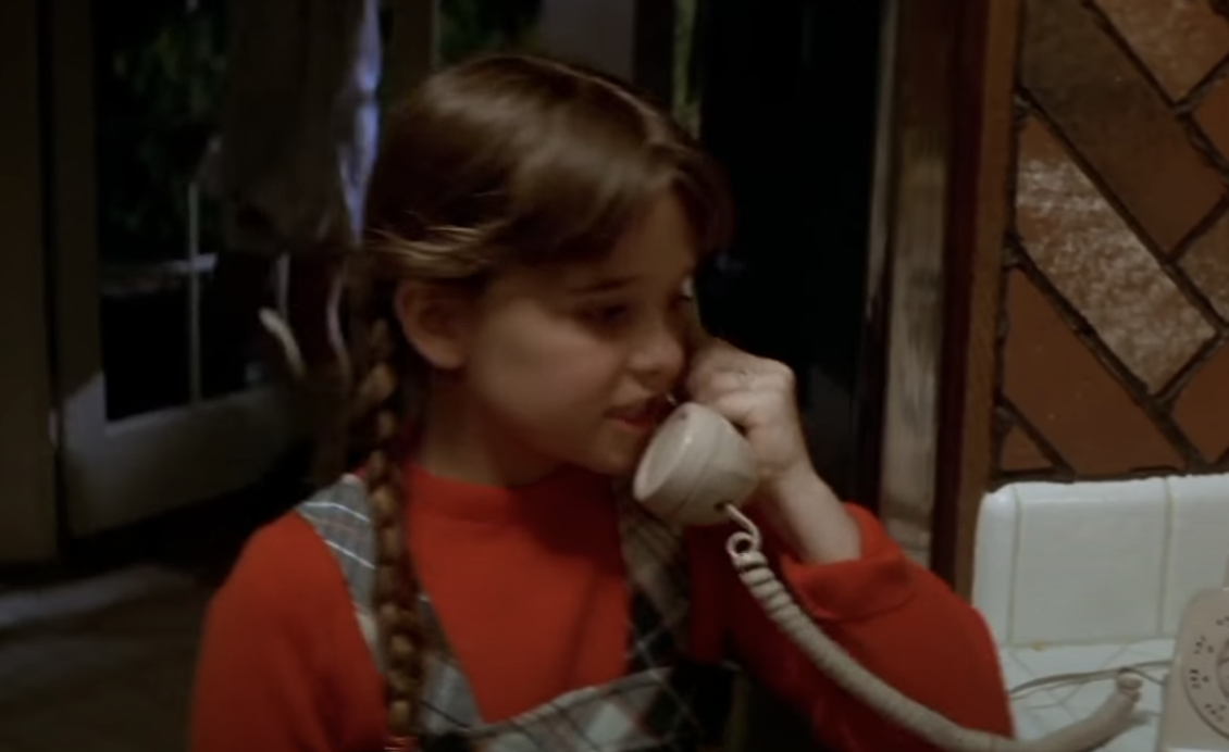 Kyle as Lindsey answering the phone