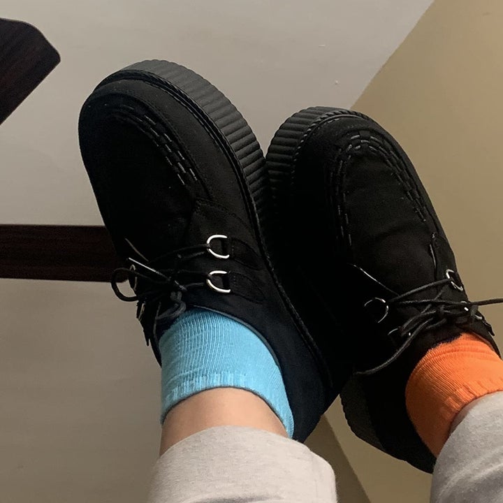 a reviewer showing the platform creepers in black