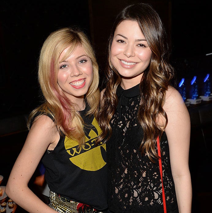 Jeannette poses for a photo with Miranda Cosgrove, her former iCarly castmate
