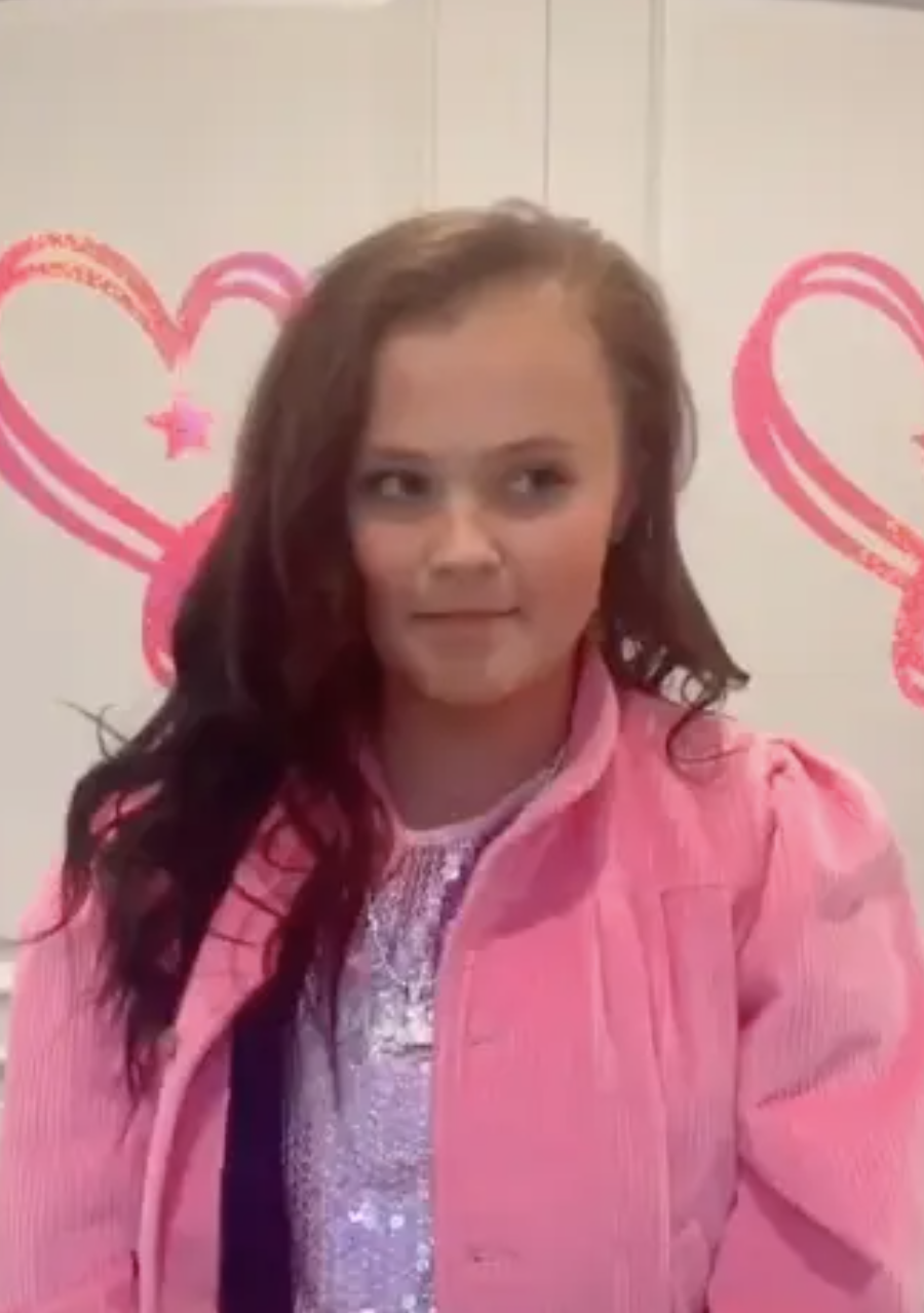 JoJo Siwa Dyed Her Hair Brown, and She Looks Totally Different