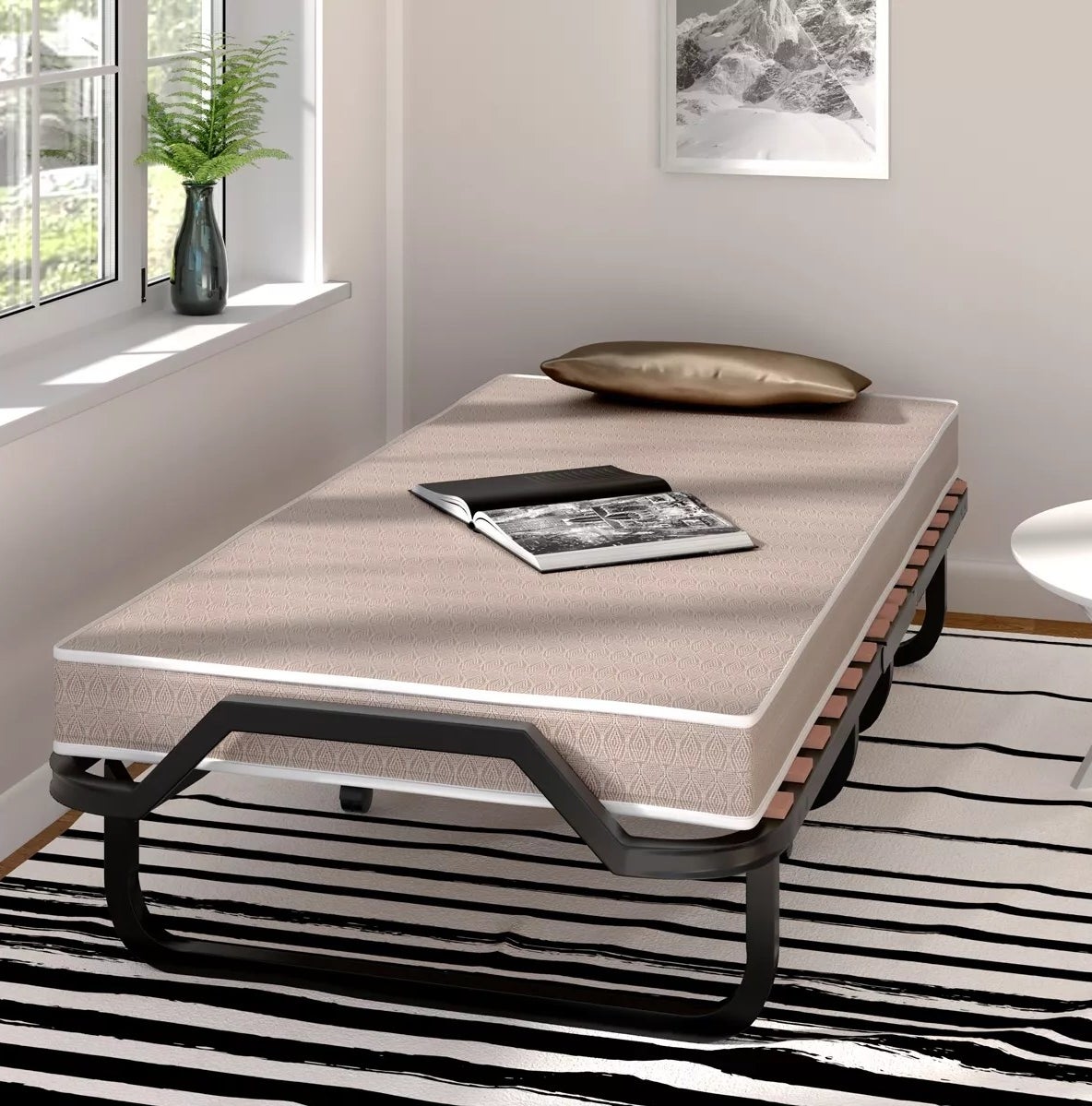 The folding guest bed