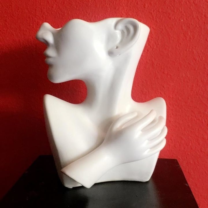 Reviewer image of the vase without flowers