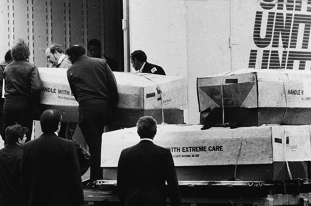 coffins being taken from Jamestown