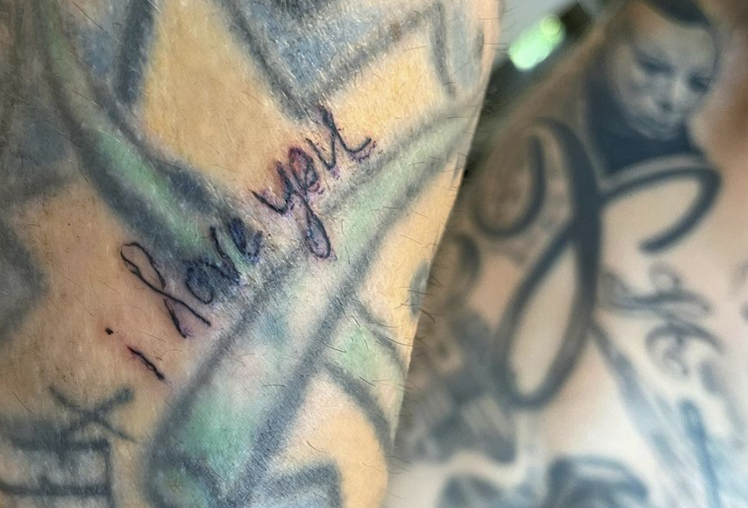 Travis Barker Covers Shanna Moakler Tattoo With Kourtneys Lips  Hollywood  Life
