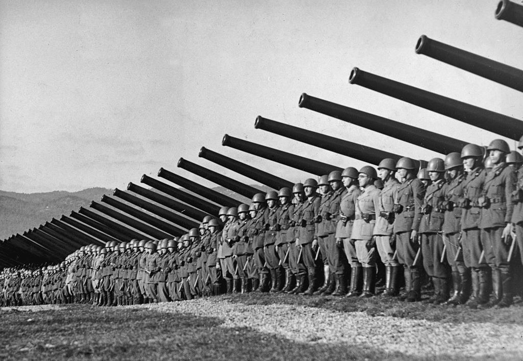Italian soldiers lined up
