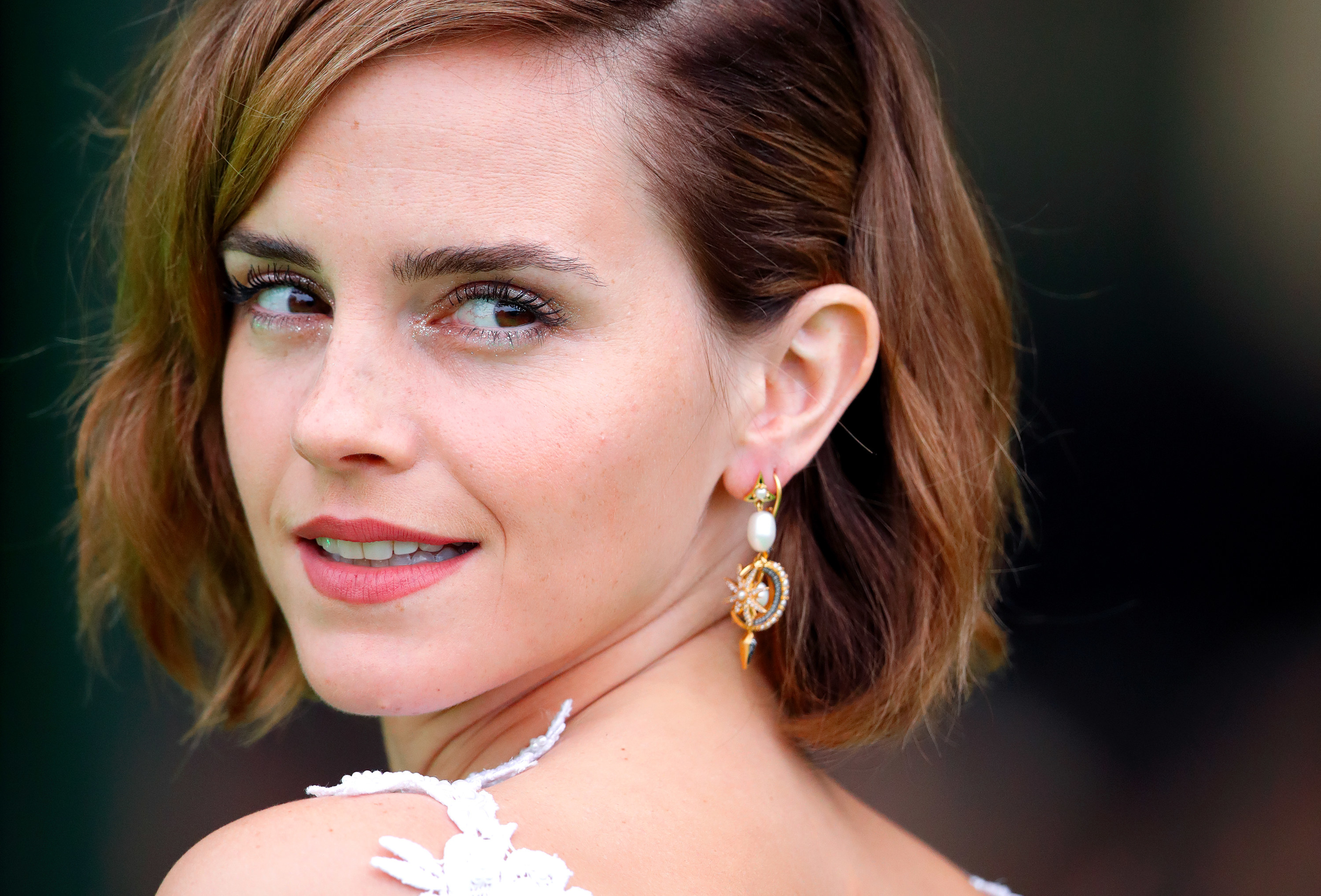 Emma Watson Transexual - Emma Watson Shares Pics Operating A Film Camera