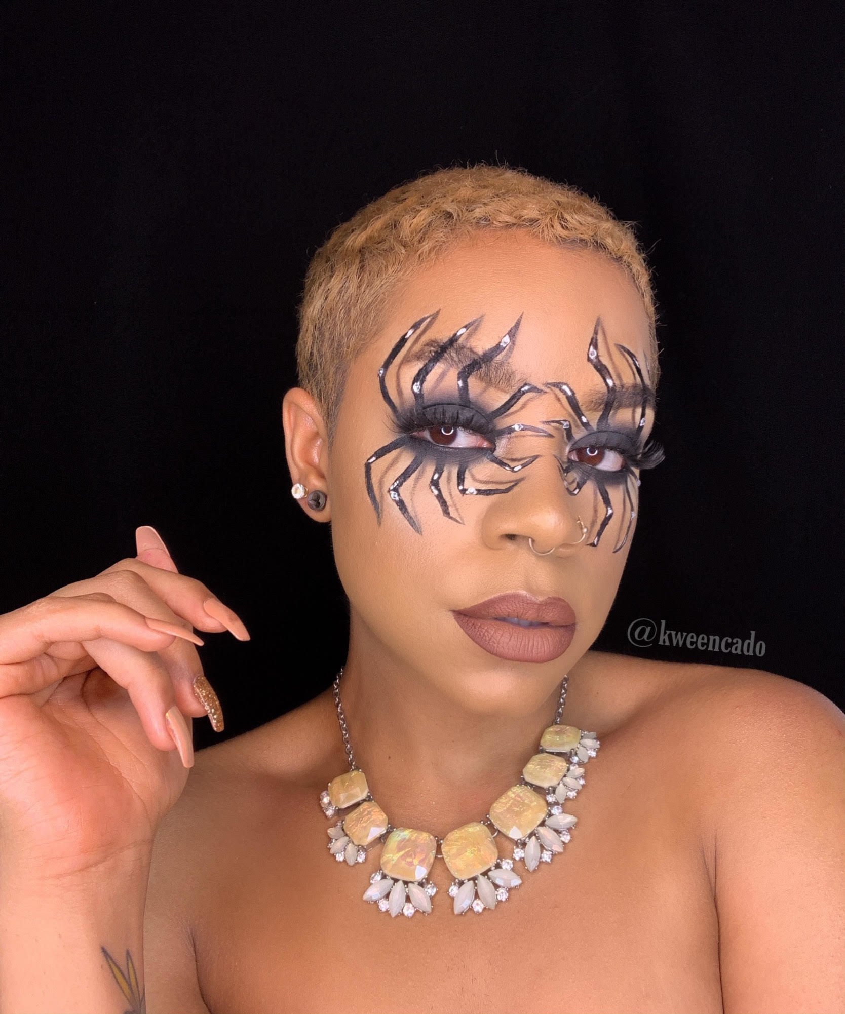 eyeliner halloween spider eyes makeup