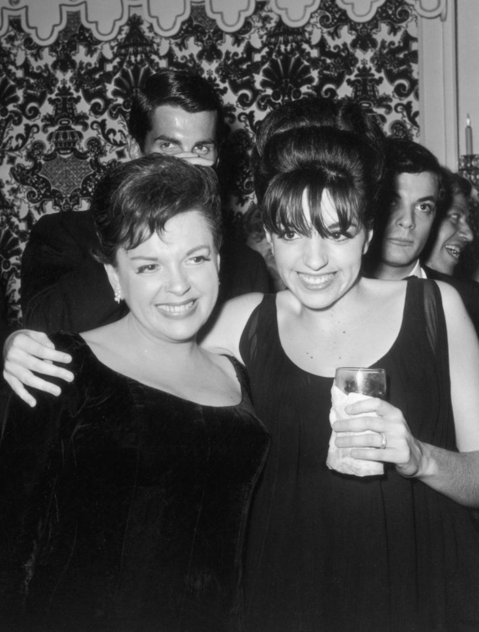 Minnelli and Garland posing together backstage in the late 1960s