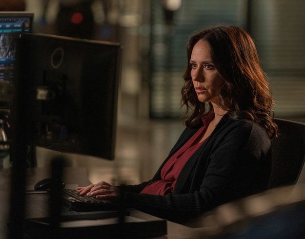 Jennifer Love Hewitt in 9-1-1