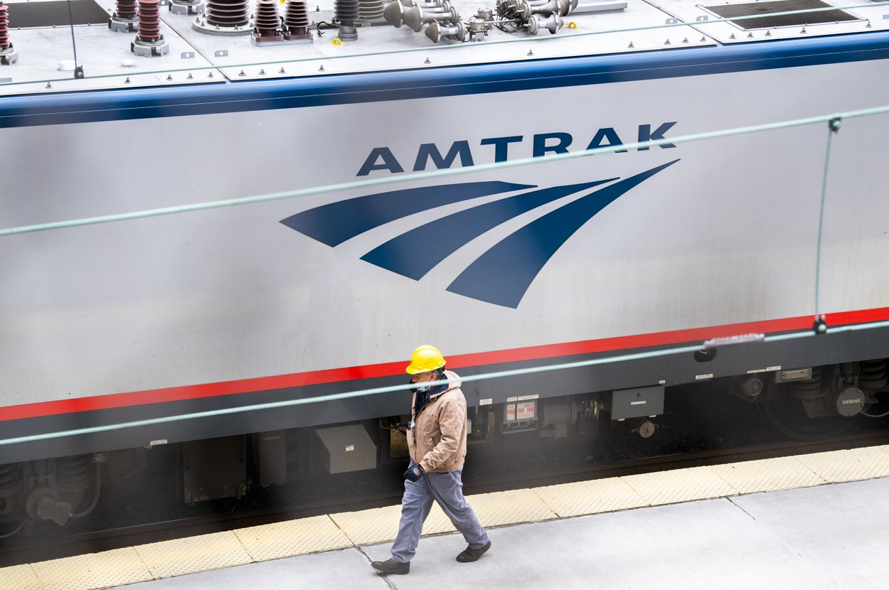 3 Dead After Amtrak Train Hits Car In South Carolina
