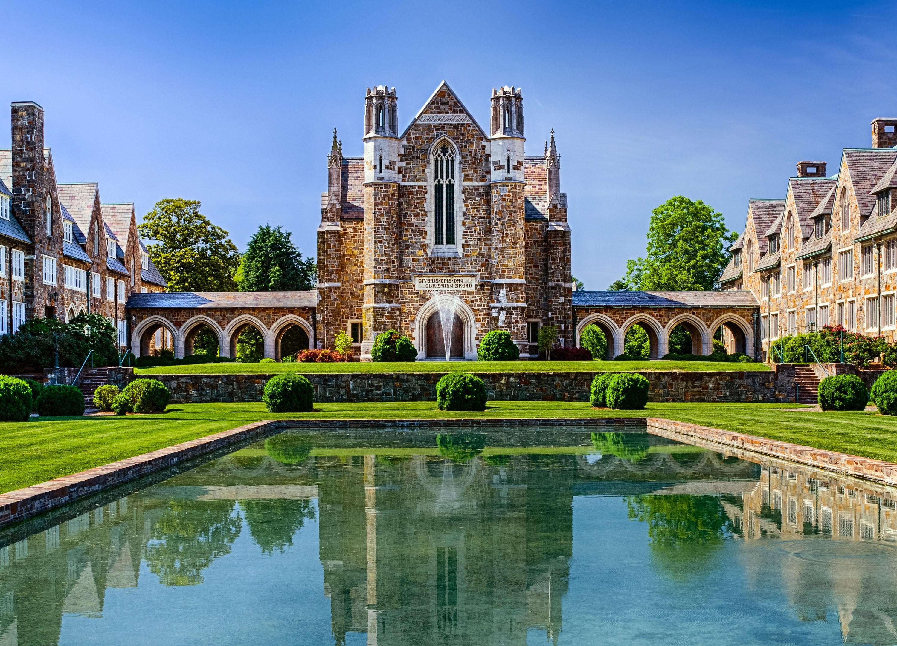 Photo of a dining hall at Berry College