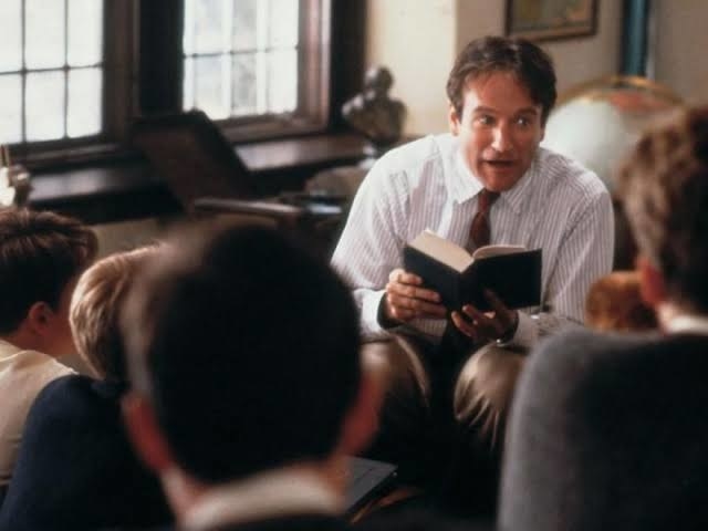 A still of Robin Williams from the movie.