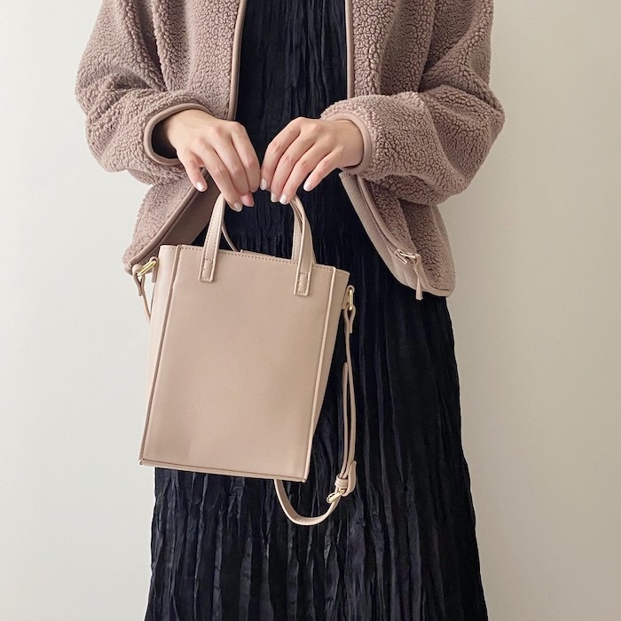 どんなコーデにも合う♡GUの「1990円バッグ」収納力ばっちりで どんなコーデにも合う♡GUの「1990円バッグ」収納力ばっちりで