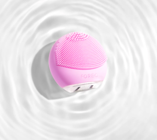 luna go facial cleaning gadget