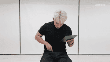 Wonho Reads Thirst Tweets