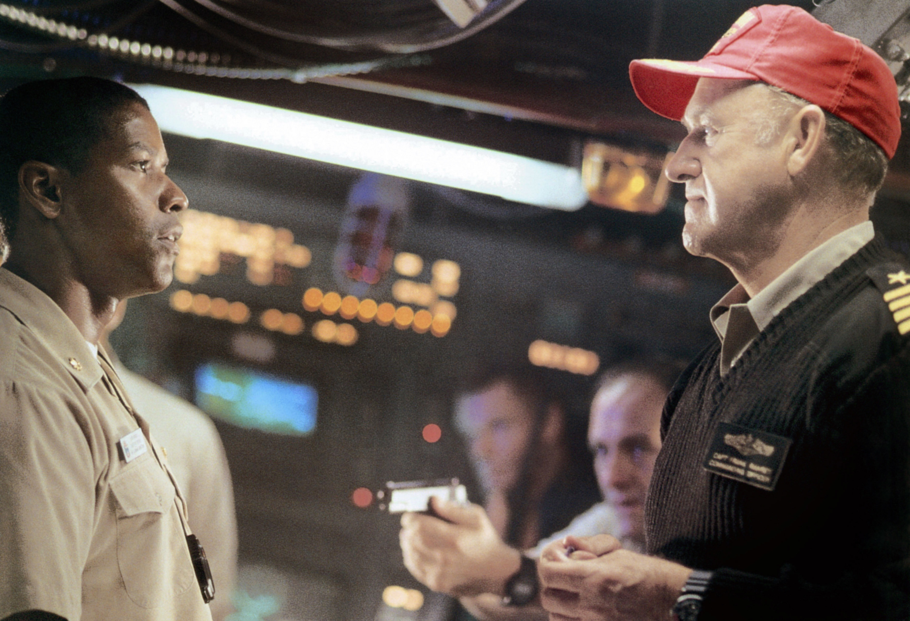 Denzel Washington talking to Gene Hackman