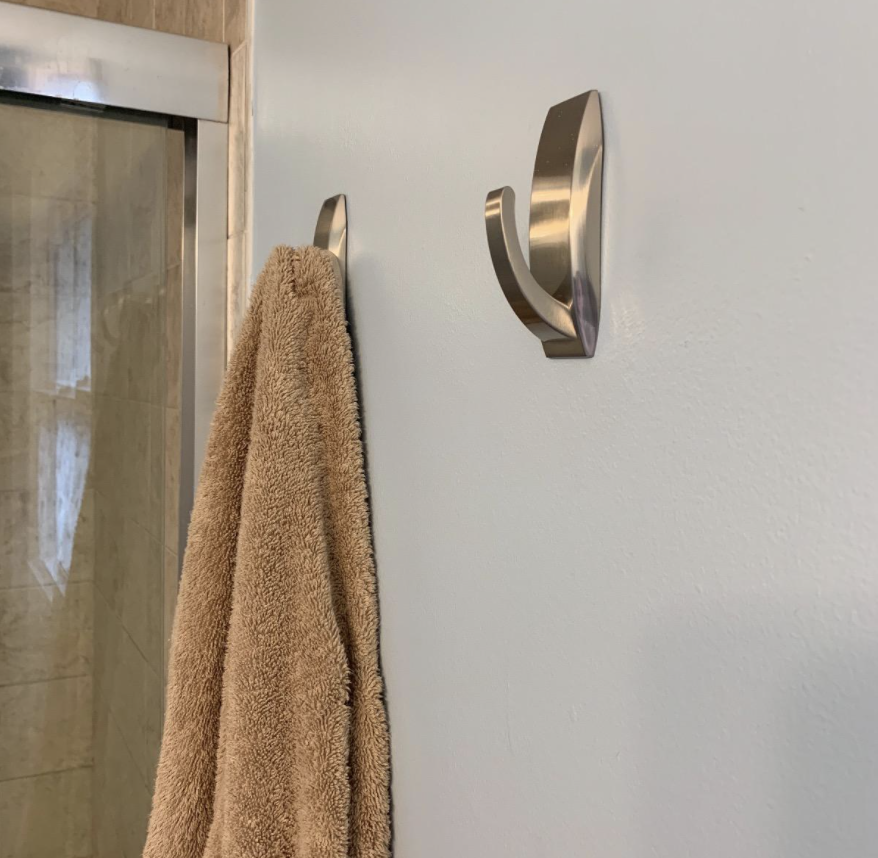 A reviewer&#x27;s hook holding a towel