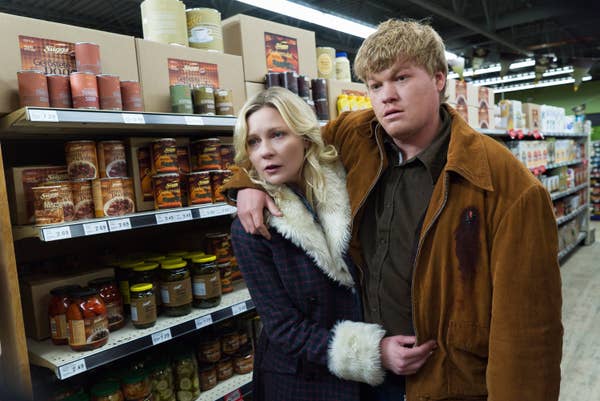 3. Jesse Plemons and Kirsten Dunst played a married couple in Fargo Season 2, and in 2015, they came together as a real-life couple after Dunst went through a bad breakup. 