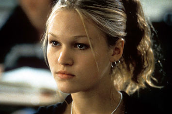 Julia Stiles in 10 things i hate about you