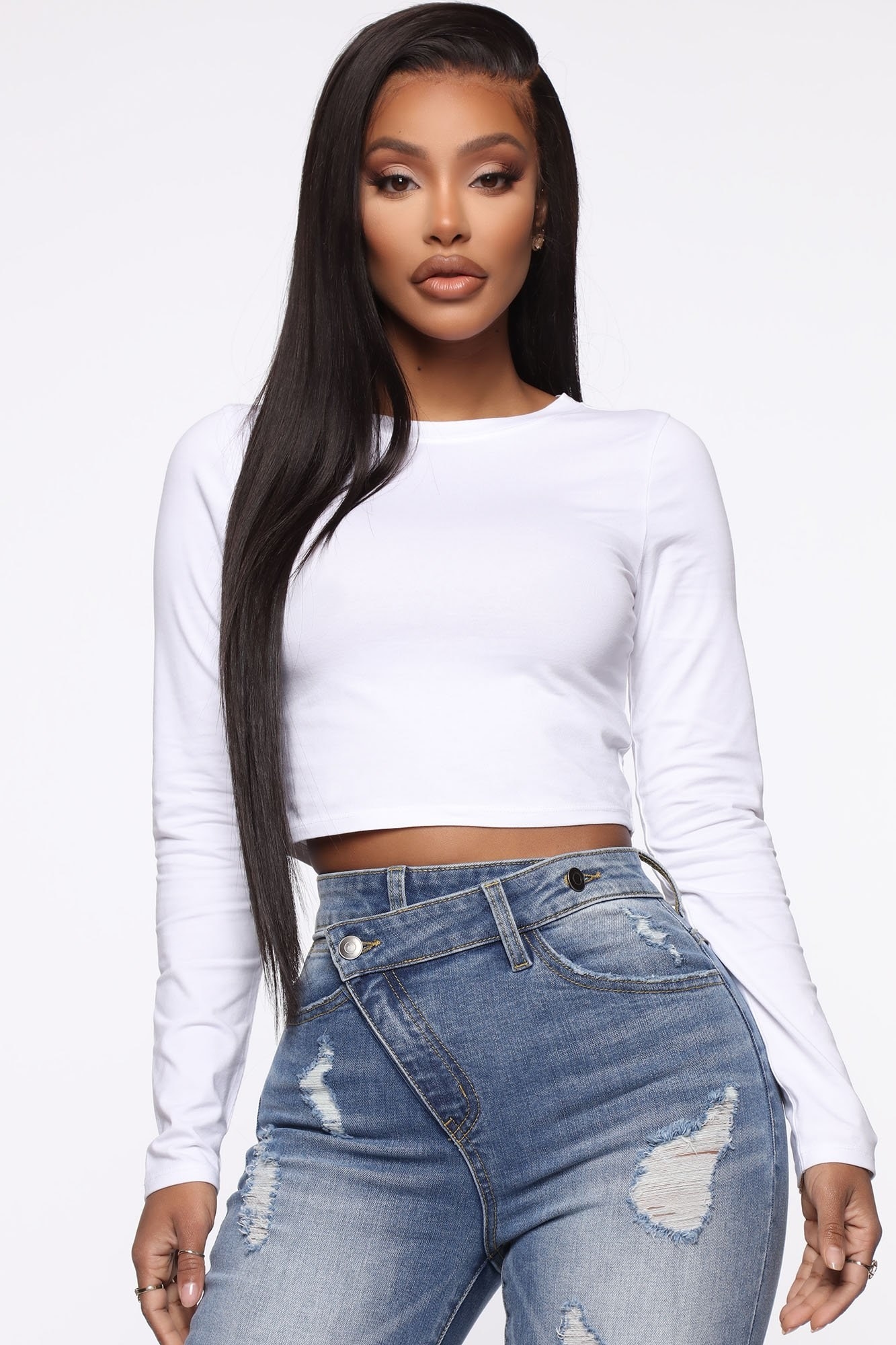 23 Best White Crop Tops That Midriffs Approve Of 2022